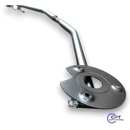 Rückseite der  Domstrebe an der Vorderachse eines BMW E30 – kompatibel mit Limousine, Cabrio und Touring, exkl. Allrad und M3