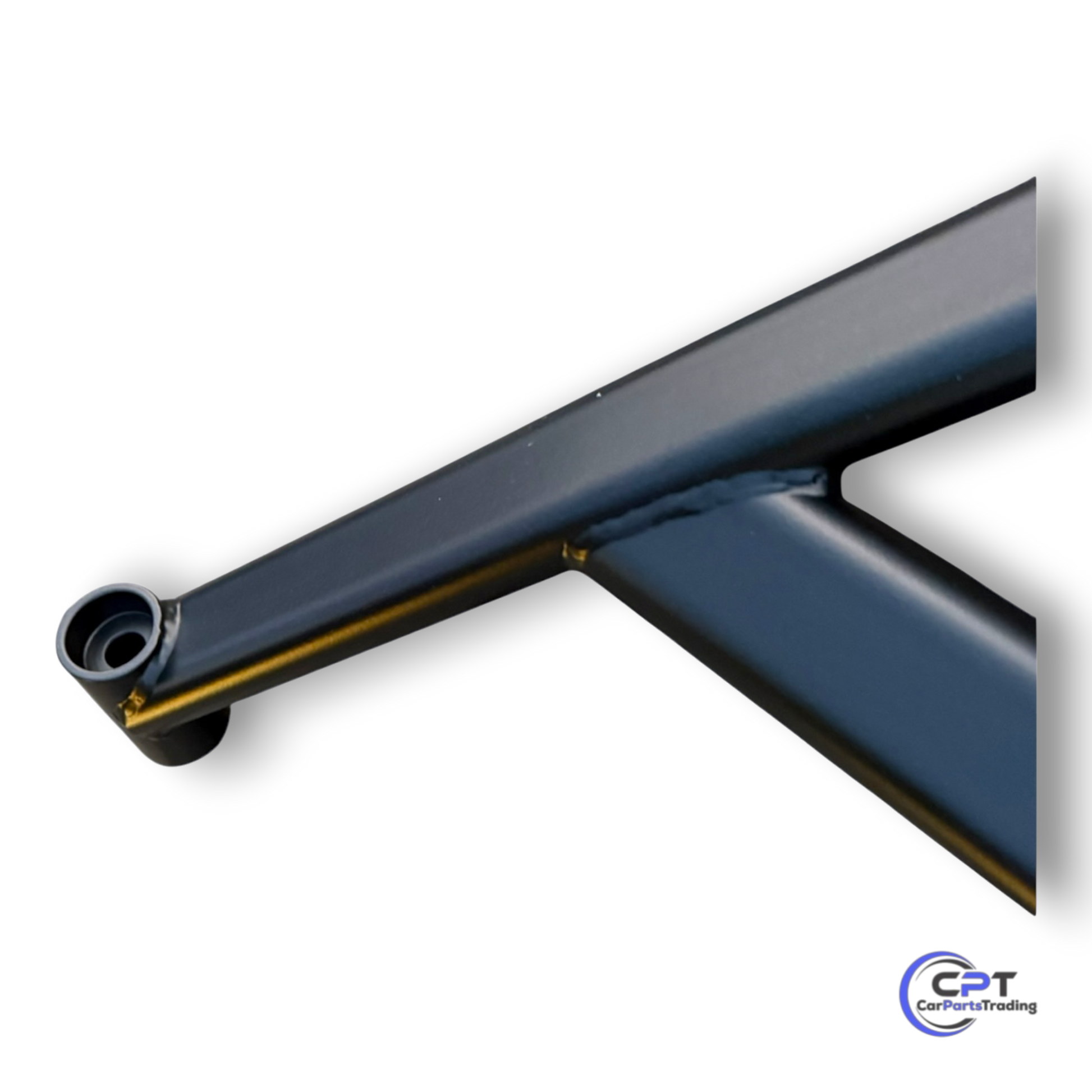 Detailaufnahme der verschraubbaren unteren Domstrebe für BMW E30 – Montage am Achsträger zur zusätzlichen Fahrwerksversteifung