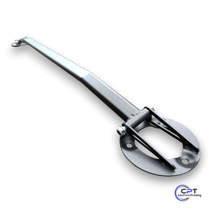 Nahaufnahme der passgenauen Domstrebe für die Vorderachse eines BMW E34 – hochwertige Verarbeitung für optimale Steifigkeit