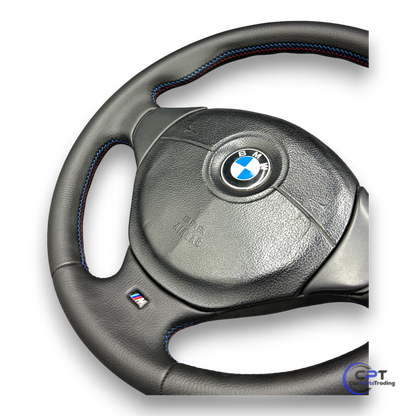 BMW M 3-Speichen Sportlenkrad – neu bezogen in schwarzem Leder mit M-farbiger Ziernaht

