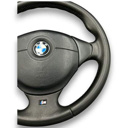 BMW E38 und E39 Facelift M Technik Lenkrad in der näheren Ansicht von rechts